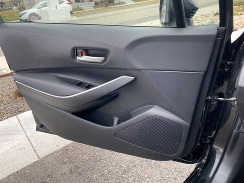 Used 2022 Toyota Corolla SE w/ SE Premium Package image 17