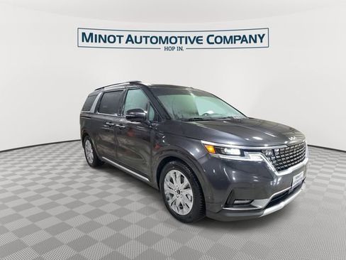 Used 2022 Kia Carnival SX Prestige FWD image 2