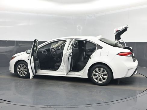 Used 2020 Toyota Corolla LE image 58