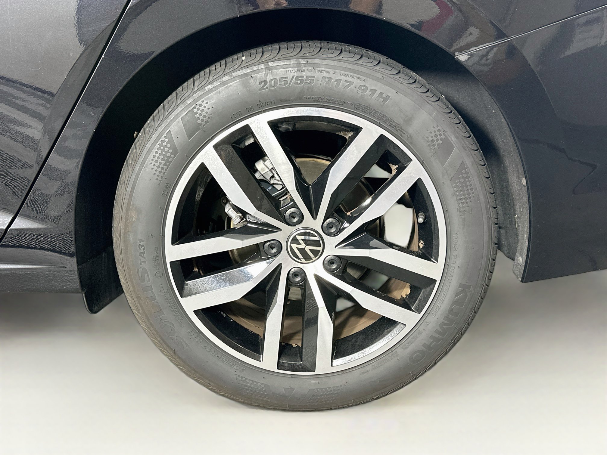 Used 2025 Volkswagen Jetta SE FWD image 11