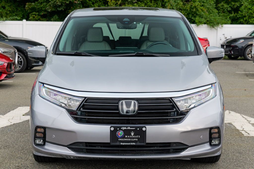 Used 2024 Honda Odyssey Elite image 2
