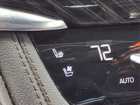 Used 2024 Cadillac XT6 Premium Luxury AWD/4WD image 13