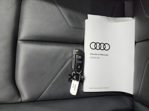 Used 2024 Audi Q3 2.0T Premium image 52