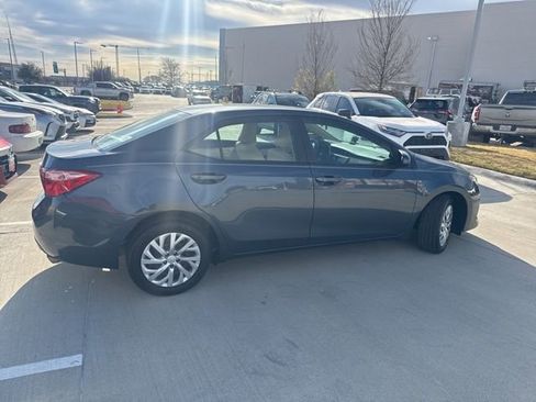 Used 2019 Toyota Corolla LE image 3