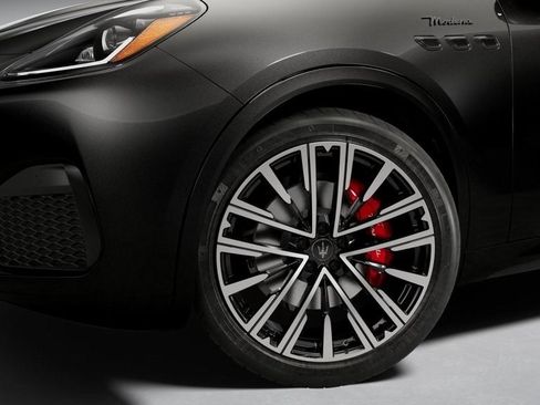 New 2025 Maserati Grecale Modena image 4