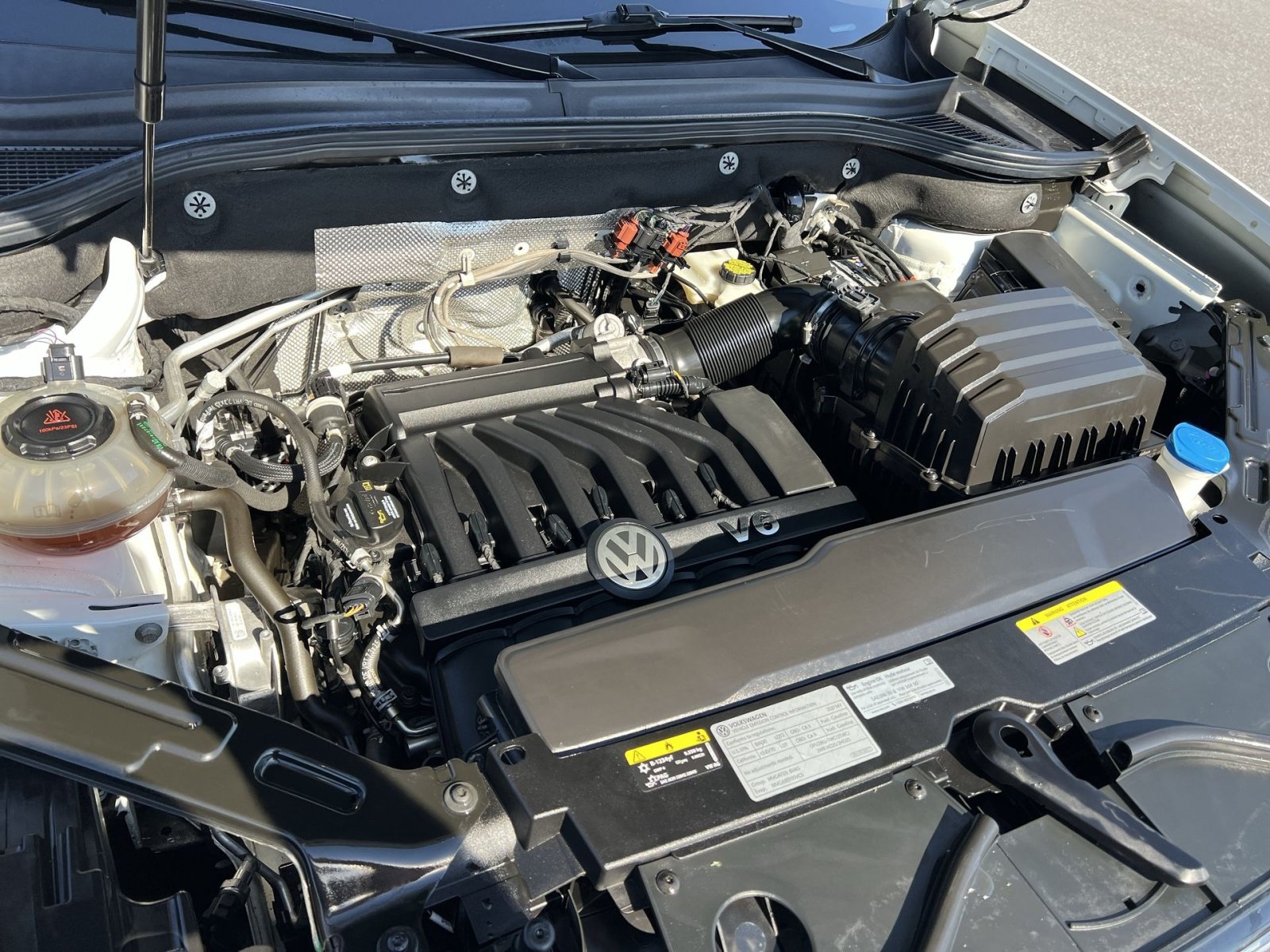 Used 2021 Volkswagen Atlas Cross Sport SE w/ V6 Towing Package FWD image 26