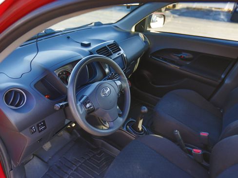 Used 2010 Scion xD image 4