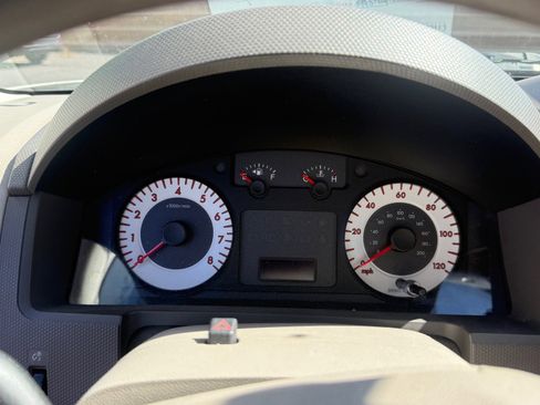 Used 2011 MAZDA Tribute i Sport image 11