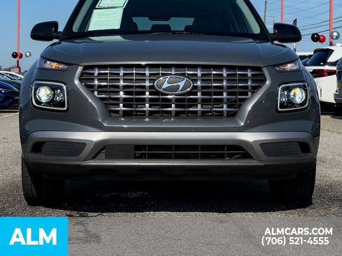 Certified 2024 Hyundai Venue Limited FWD image 9