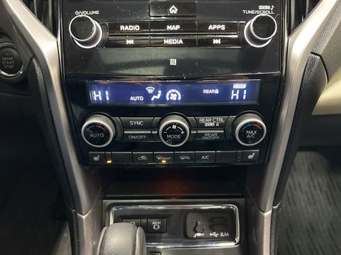 Used 2022 Subaru Ascent Limited w/ Technology Package image 21