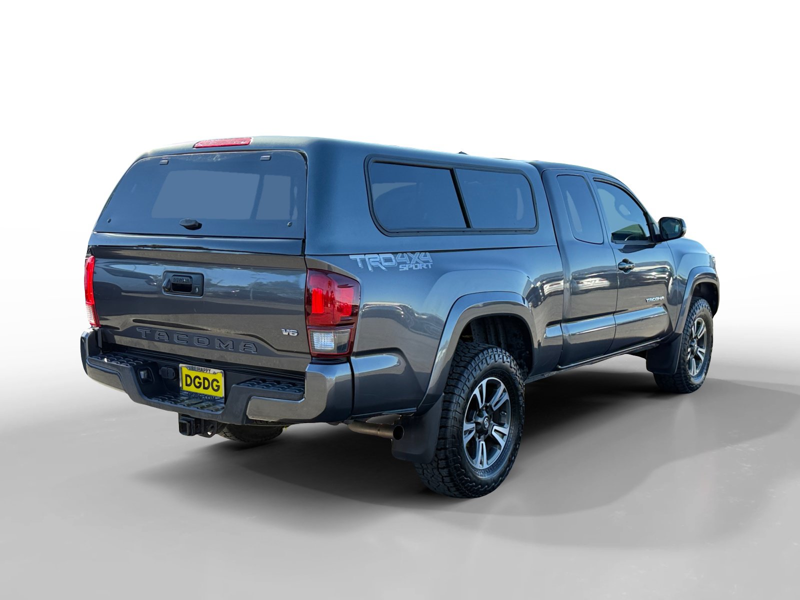 Used 2018 Toyota Tacoma TRD Sport AWD/4WD image 5