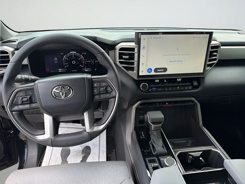 Used 2025 Toyota Tundra Limited AWD/4WD image 26