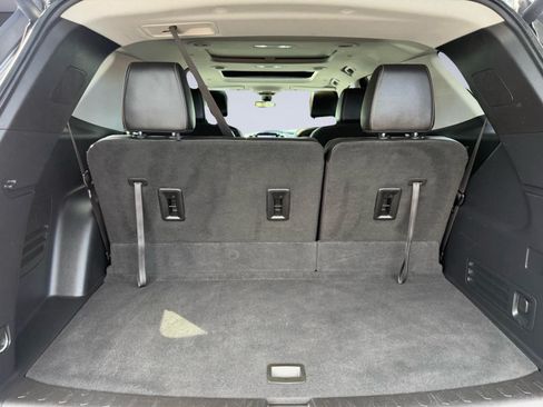 Used 2020 Chevrolet Traverse LT w/ LT Premium Package AWD/4WD image 7