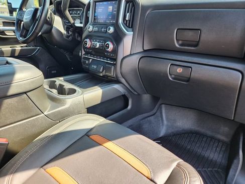 Used 2022 GMC Sierra 2500 AT4 w/ AT4 Preferred Package AWD/4WD image 20