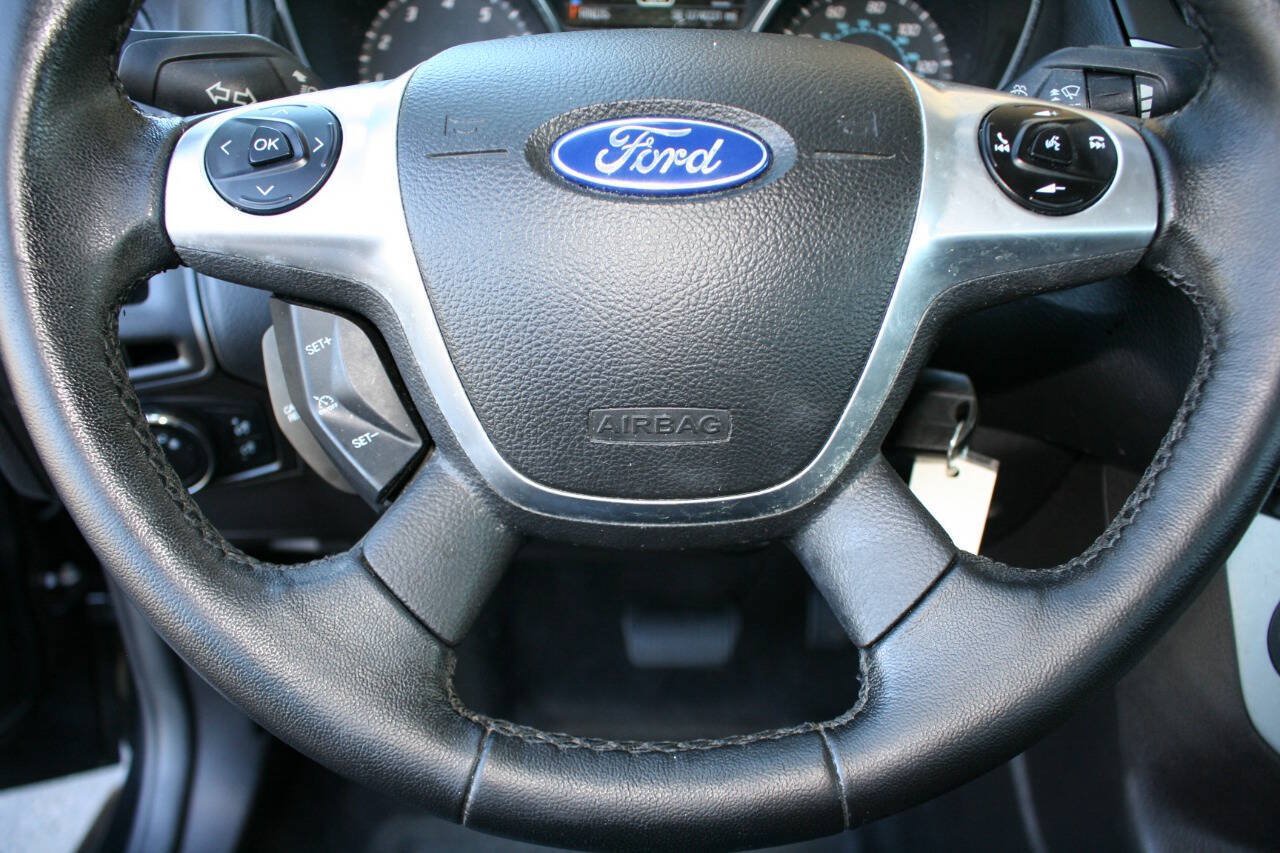Used 2014 Ford Focus SE w/ Equipment Group 201A FWD image 17