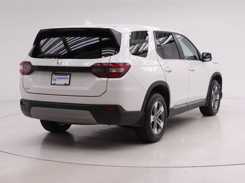 Certified 2024 Honda Pilot EX-L image 2