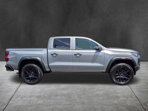 Used 2025 Chevrolet Colorado Trail Boss AWD/4WD image 3
