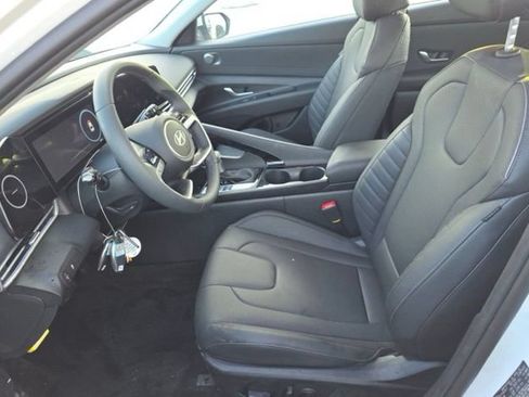 Certified 2026 Hyundai Elantra Limited FWD image 7