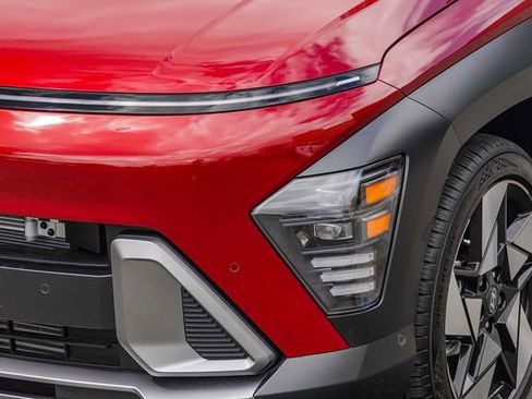Certified 2025 Hyundai Kona Limited FWD image 9