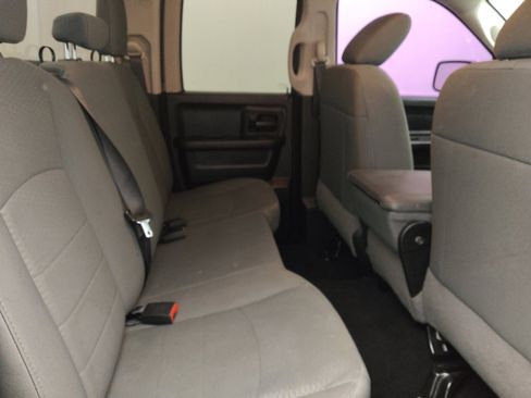 Used 2019 RAM 1500 Express RWD image 19