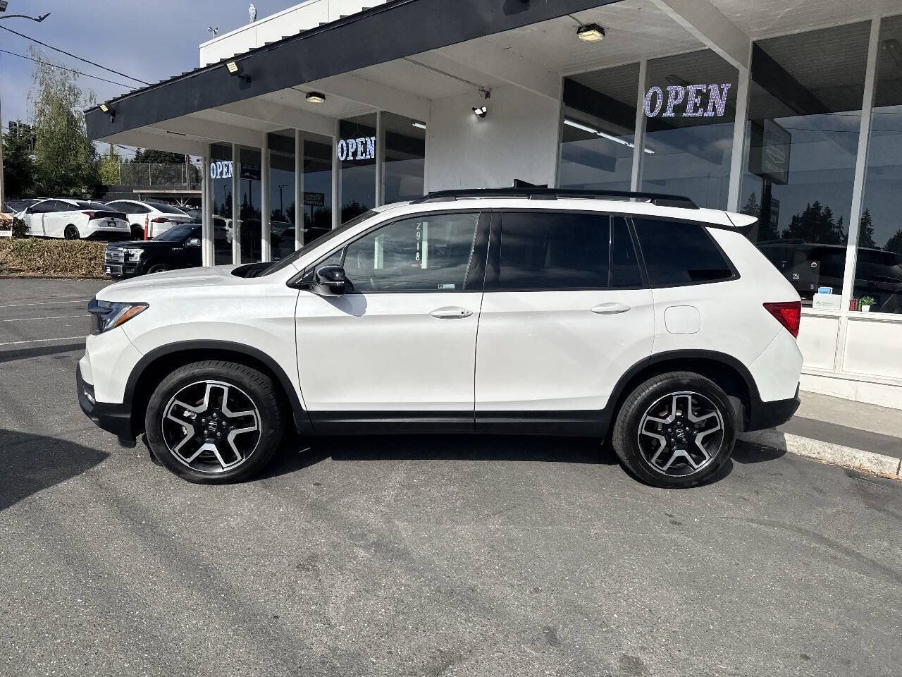 Used 2023 Honda Passport Elite image 3