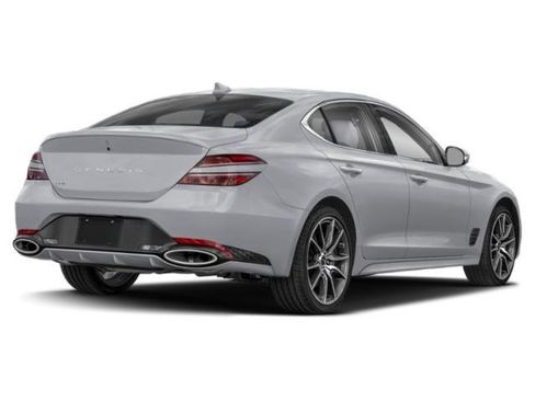 Used 2025 Genesis G70 2.5T image 2