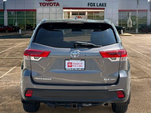 Used 2017 Toyota Highlander XLE AWD/4WD image 4