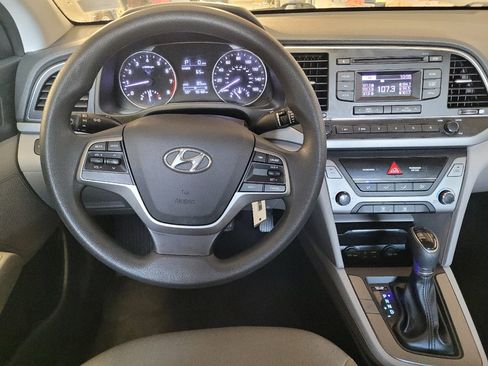 Used 2017 Hyundai Elantra SE image 22