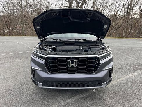 Used 2023 Honda Pilot Elite image 9