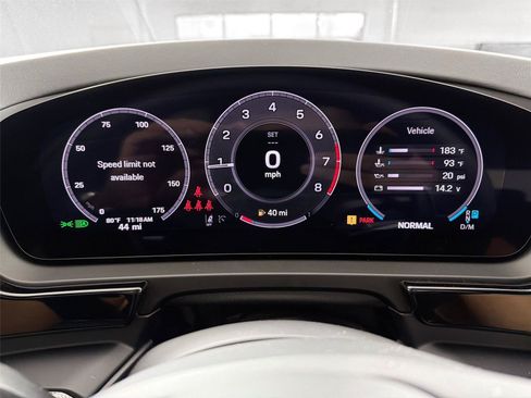Certified 2026 Porsche Cayenne AWD/4WD image 19