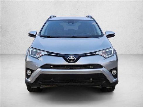 Used 2018 Toyota RAV4 XLE image 2