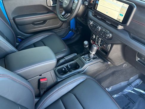 New 2026 Jeep Wrangler Unlimited Rubicon AWD/4WD image 15