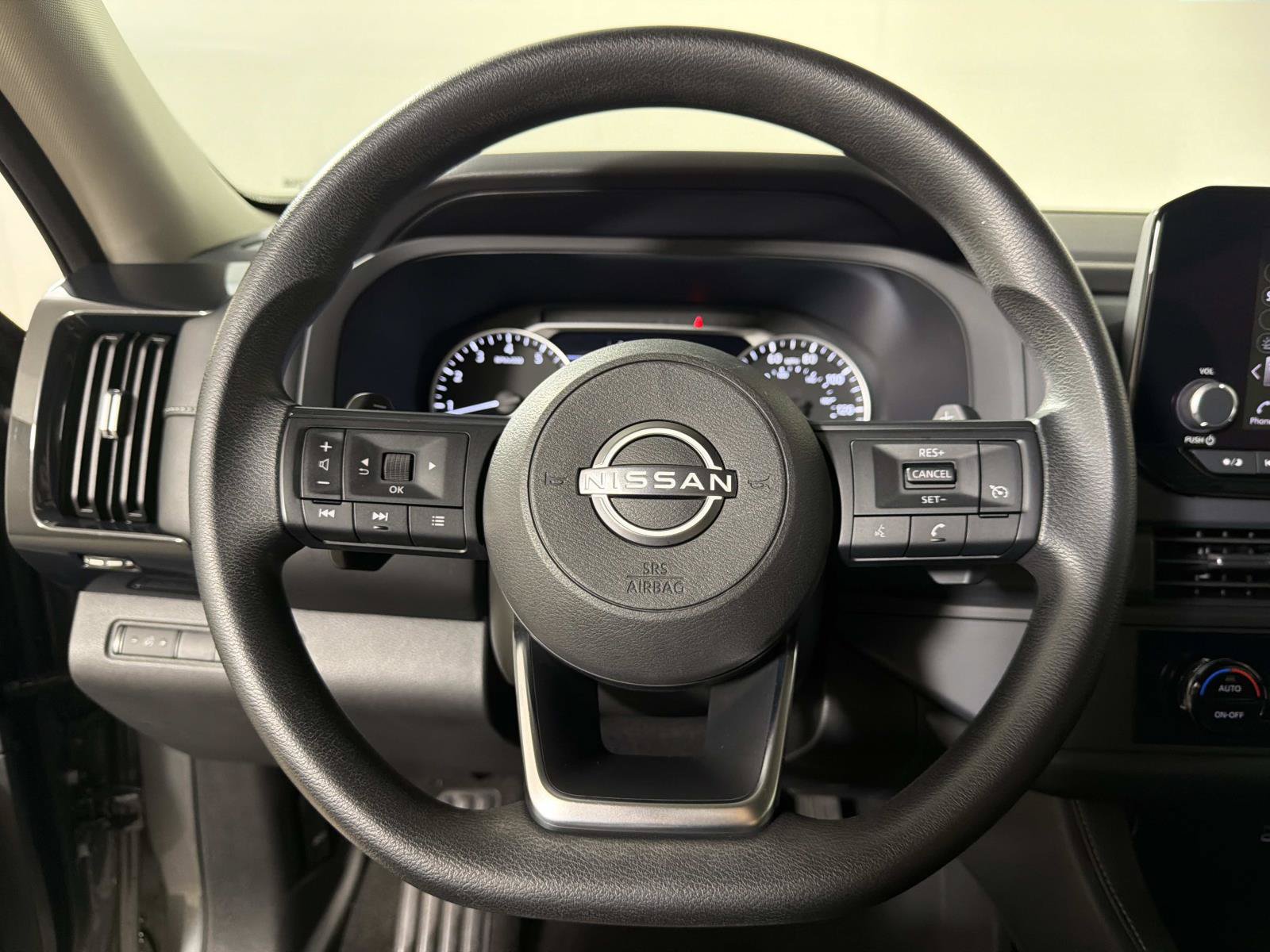 Used 2023 Nissan Pathfinder S FWD image 25