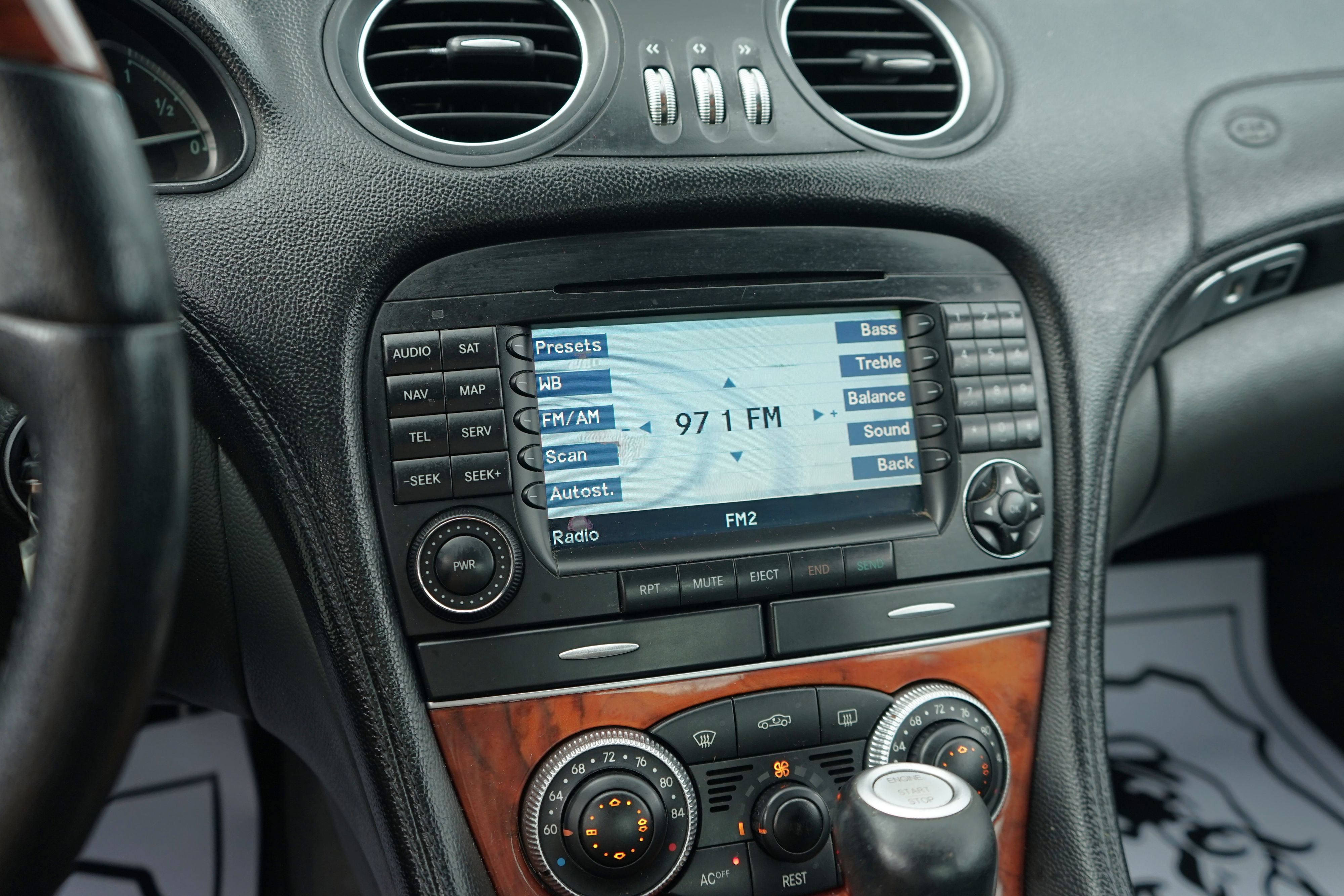 Used 2005 Mercedes-Benz SL 500 image 28