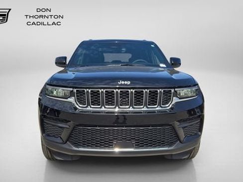 Used 2025 Jeep Grand Cherokee Laredo w/ Luxury Tech Group I AWD/4WD image 8
