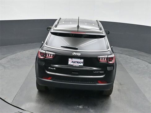 New 2026 Jeep Compass Limited w/ Mopar Graphics Package image 32