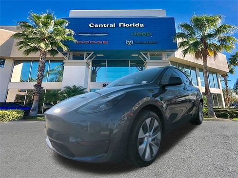 Used 2023 Tesla Model Y Long Range image 9