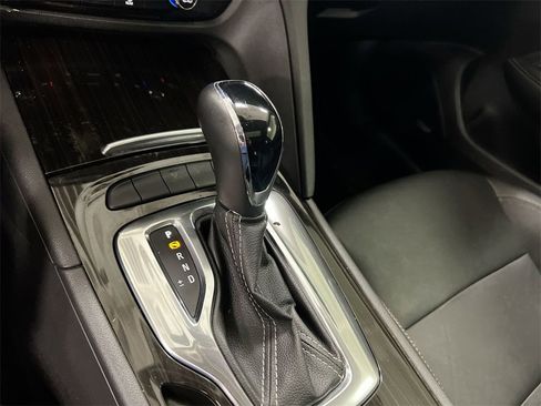 Used 2018 Buick Regal Essence w/ Driver Confidence Package #1 image 16