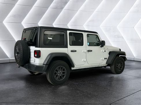 Used 2024 Jeep Wrangler Unlimited Sport AWD/4WD image 4