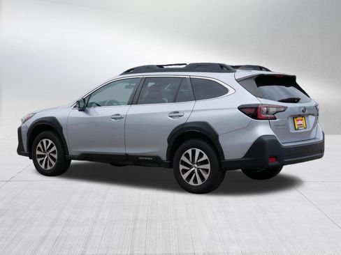 Used 2023 Subaru Outback Premium AWD/4WD image 5