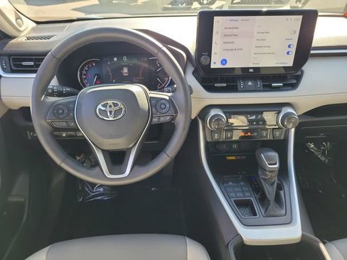 Used 2023 Toyota RAV4 XLE Premium AWD/4WD image 5