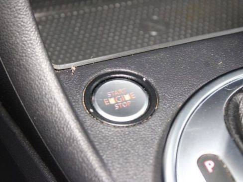 Used 2012 Volkswagen Beetle 2.0T FWD image 14