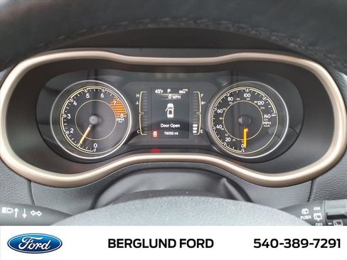 Used 2018 Jeep Cherokee Latitude w/ Altitude Package image 22