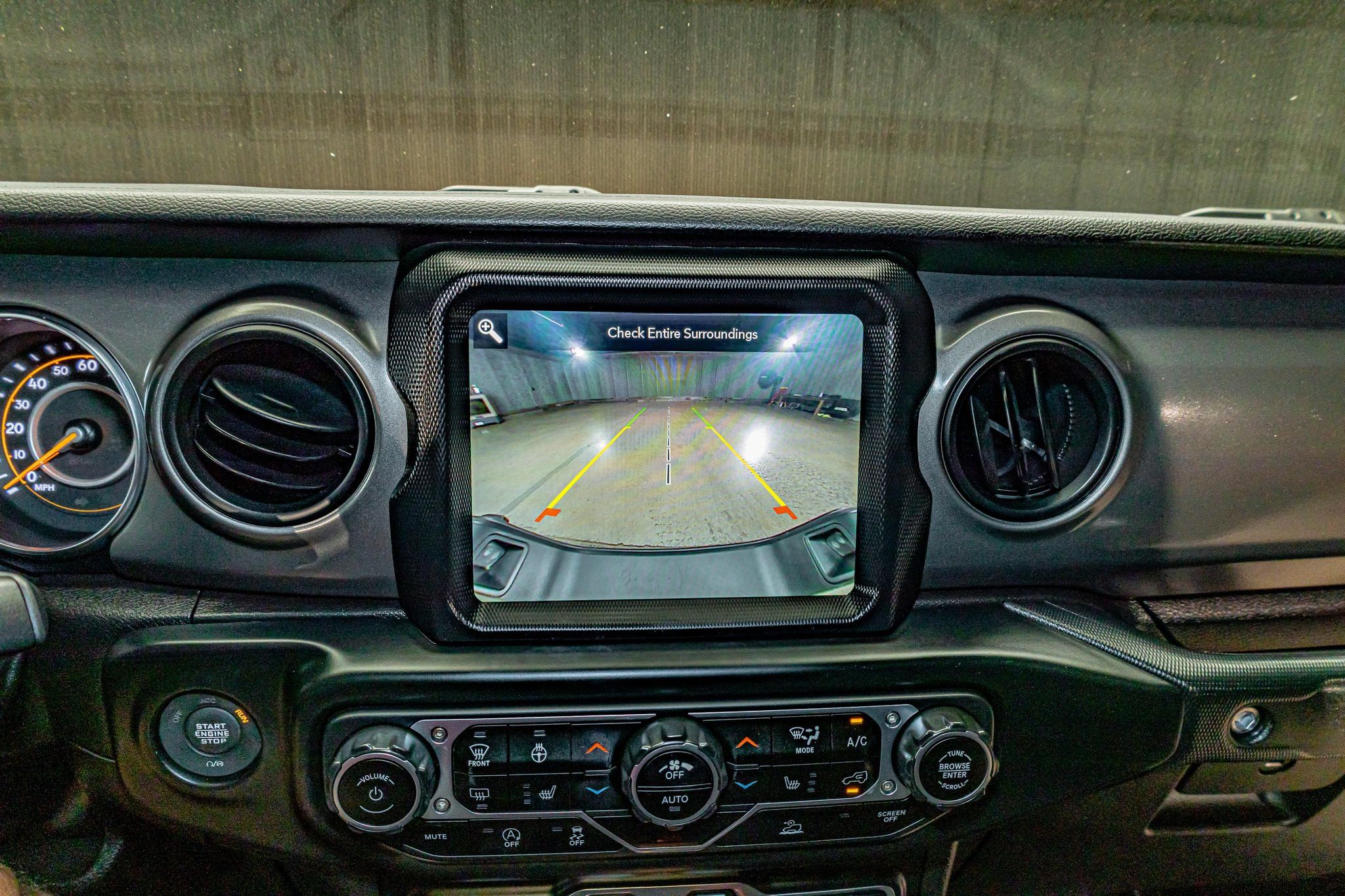 Used 2023 Jeep Gladiator Sport AWD/4WD image 21