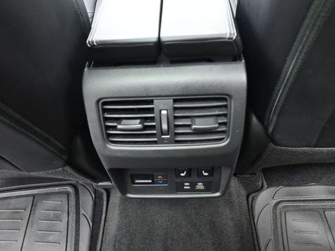 Used 2025 Mercedes-Benz GLE 350 4MATIC image 9