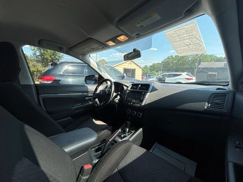 Used 2018 Mitsubishi Outlander Sport LE FWD image 17