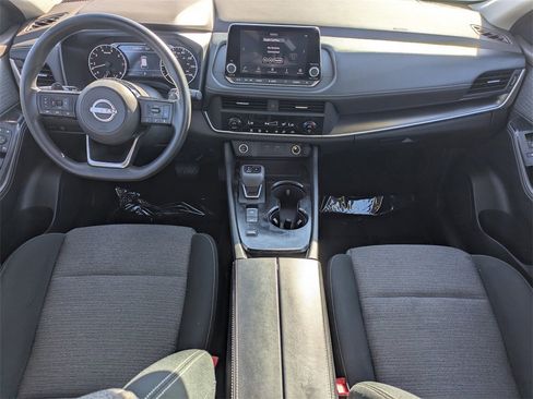 Used 2023 Nissan Rogue SV image 15