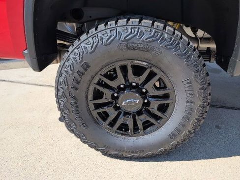 New 2026 Chevrolet Silverado 2500 ZR2 image 3