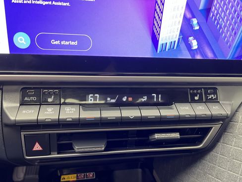 Used 2025 Toyota Camry XLE image 22