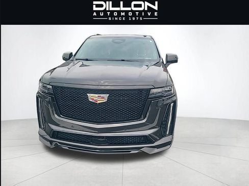 Used 2024 Cadillac Escalade V w/ Heavy-Duty Trailer Package AWD/4WD image 2